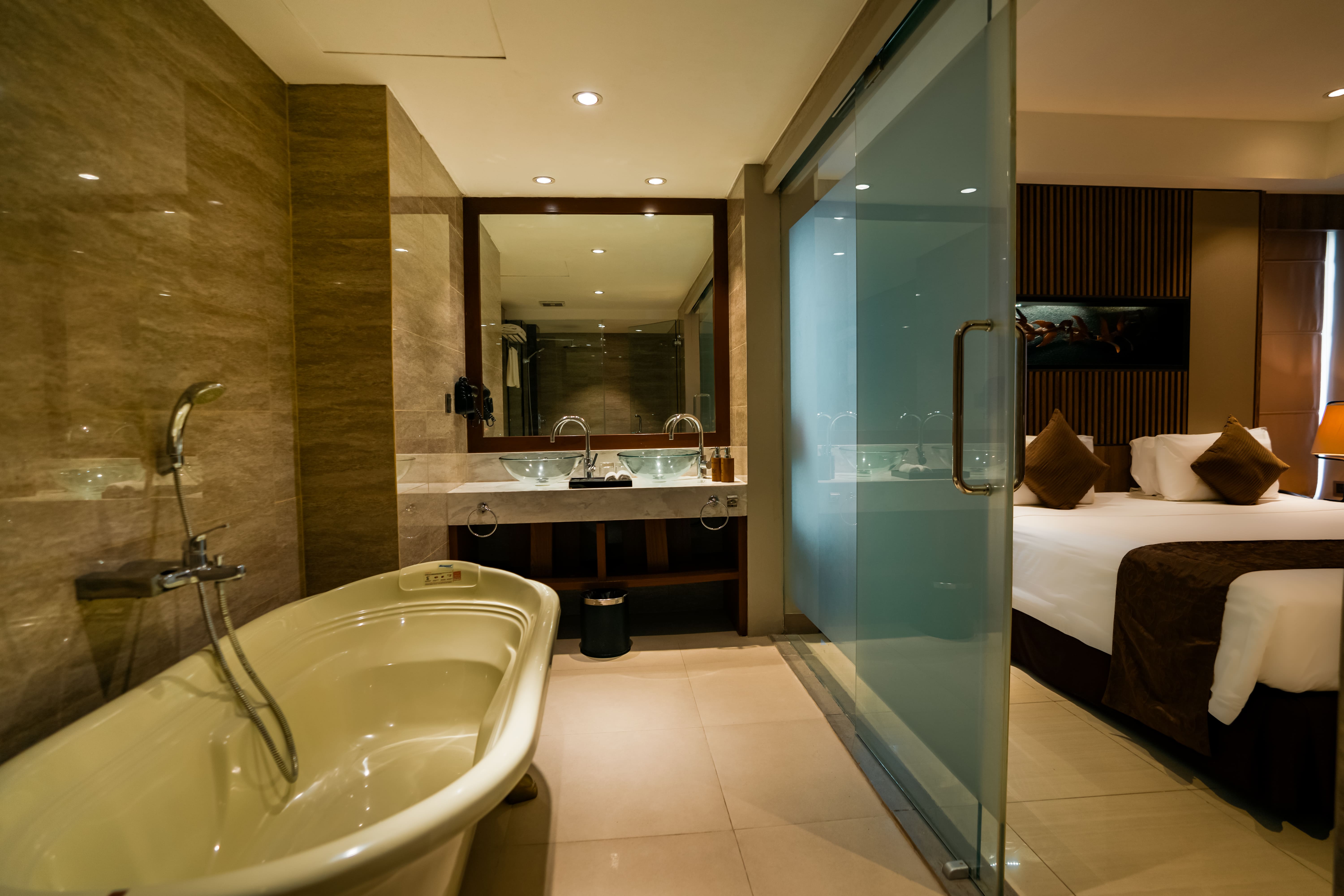 1737420982.2739_The_Nest_Hotel_Bali_suite_room-6.jpg