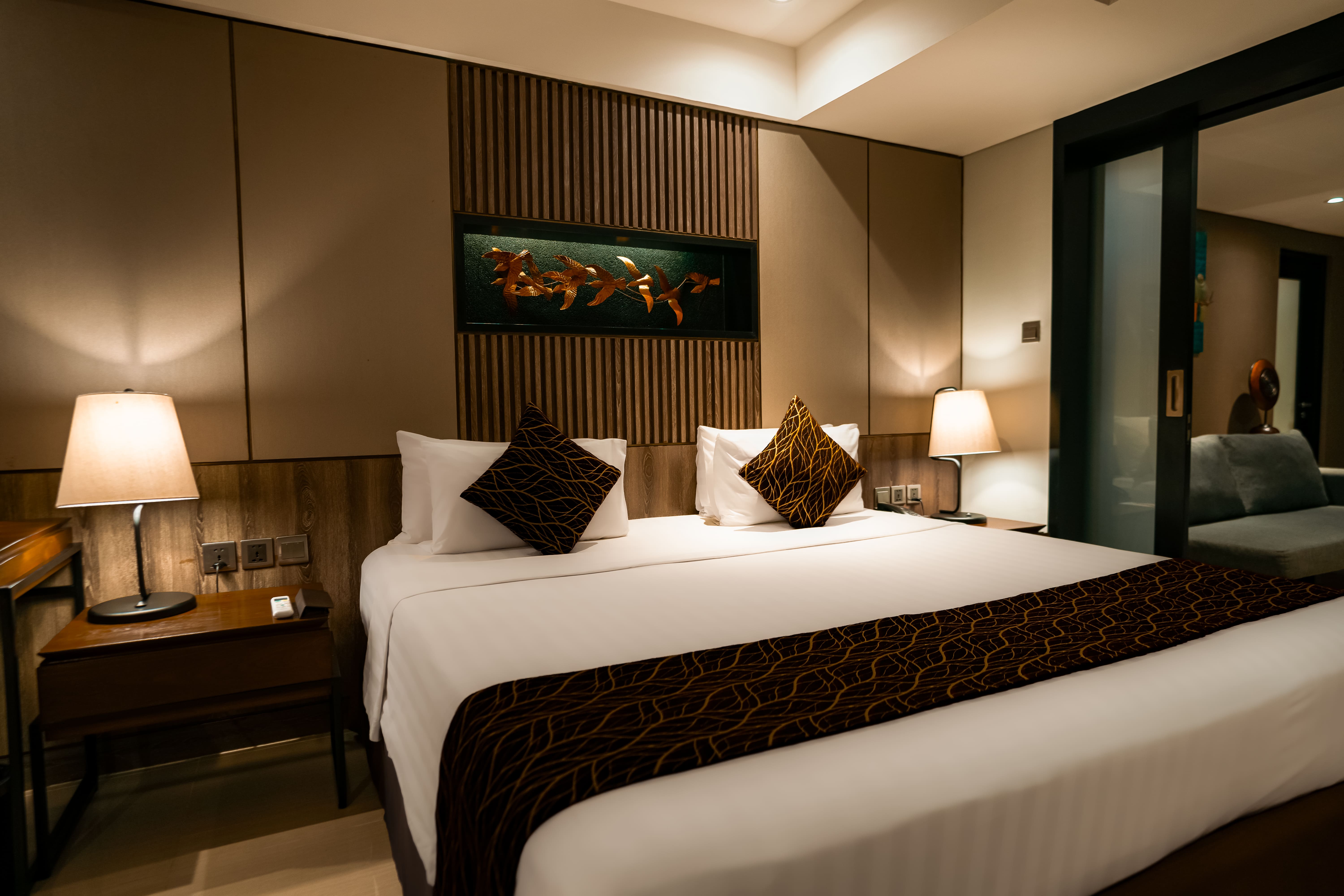 1737421149.416_The_Nest_Hotel_Bali_executive_suite_room-3.jpg