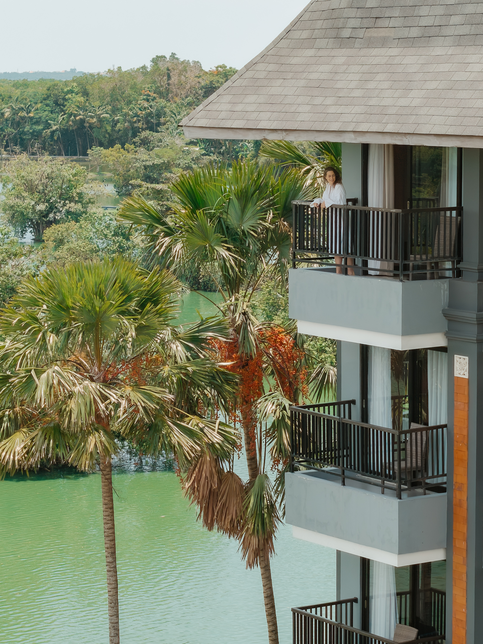 wide-shot-hotel-building-guest-balcony-jpg.jpg