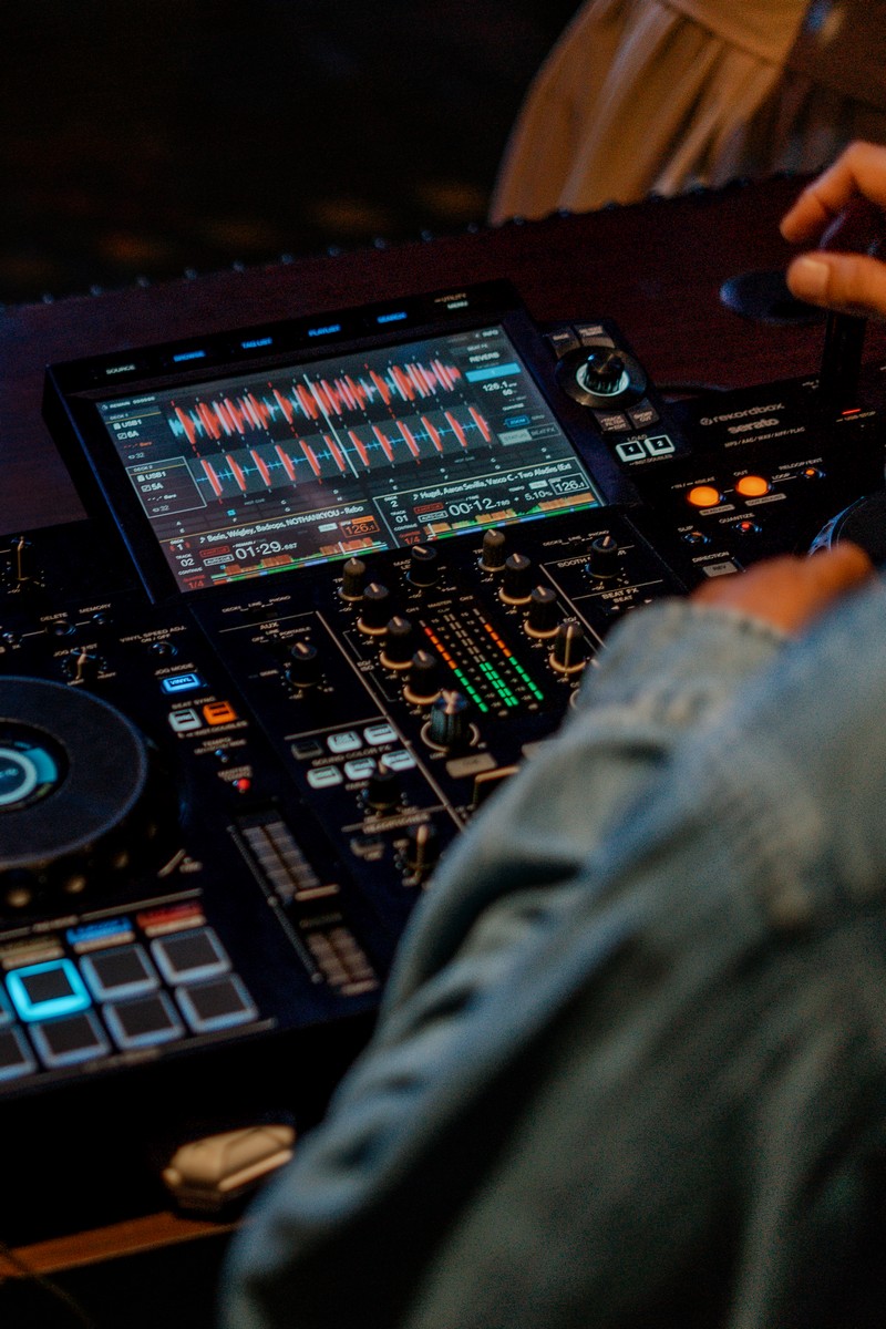 DJ performance